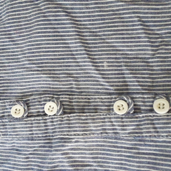 Strawberry stretch button down top size medium (junior) - Picture 3 of 5